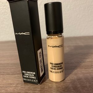 MAC Pro Longwear Concealer NC15